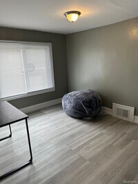 2332 Fordham St photo'