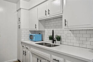 901 Linden Ave in Long Beach, CA - Building Photo