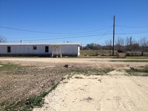 1686 Fort Clark Rd in Uvalde, TX - Building Photo - Building Photo