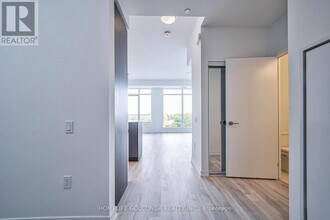 8-S618 Olympic Gdn Dr in Toronto, ON - Building Photo - Building Photo