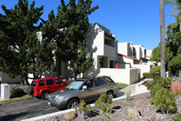 Vista del Cerro in San Diego, CA - Foto de edificio - Building Photo