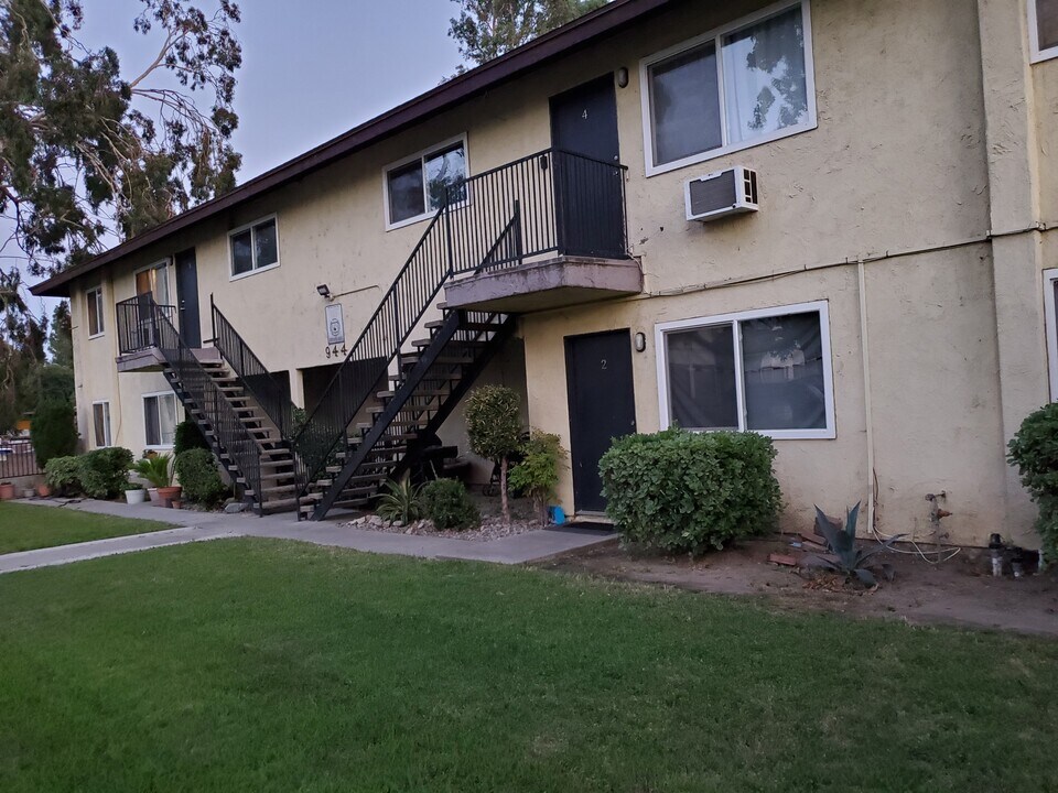 944 E Deodar St in Ontario, CA - Building Photo