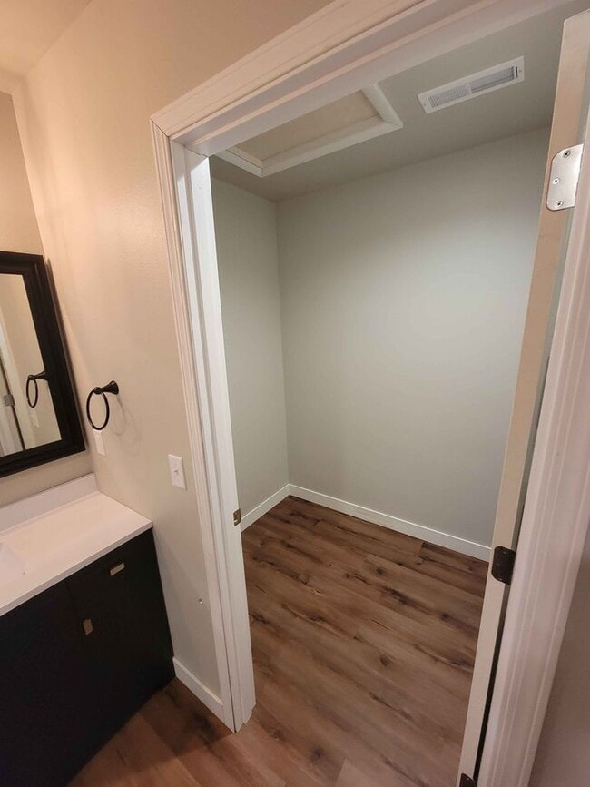 1882 Spruce St in Menomonie, WI - Building Photo - Building Photo