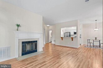 12276 Fort Buffalo Cir in Fairfax, VA - Building Photo - Building Photo