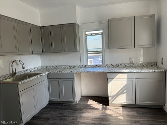 14210 Kingsford Ave in Cleveland, OH - Building Photo - Building Photo