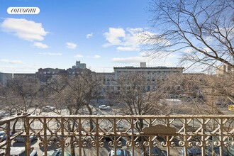 255 Eastern Pkwy in Brooklyn, NY - Building Photo - Building Photo