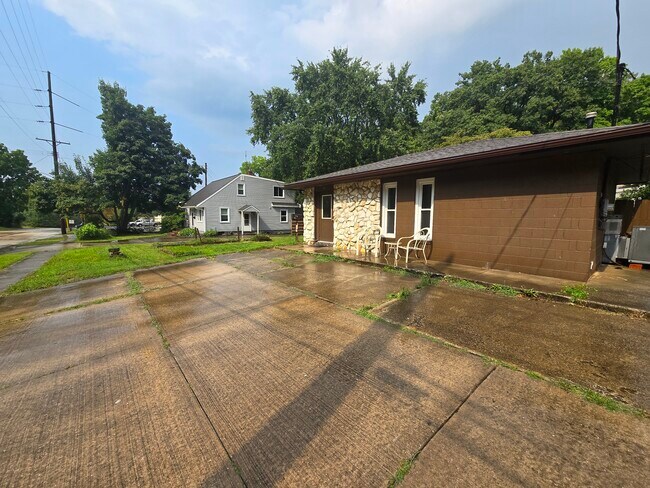 811 Marvin St in Kent, OH - Building Photo - Building Photo