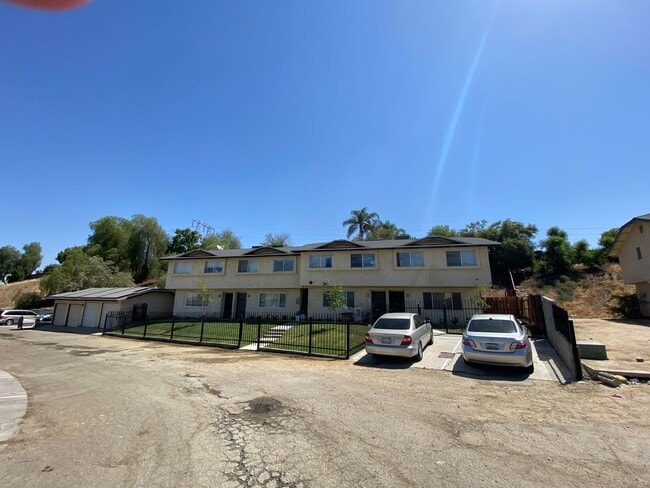 5711 Fairfax Rd in Bakersfield, CA - Building Photo - Building Photo