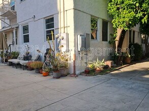 1201 N Orange Grove Ave in West Hollywood, CA - Building Photo - Building Photo