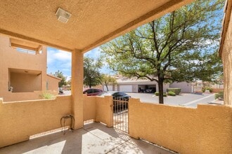 3600 Pierida St in Las Vegas, NV - Building Photo - Building Photo