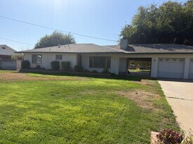 3390 Elmer Ave in Yuba City, CA - Building Photo
