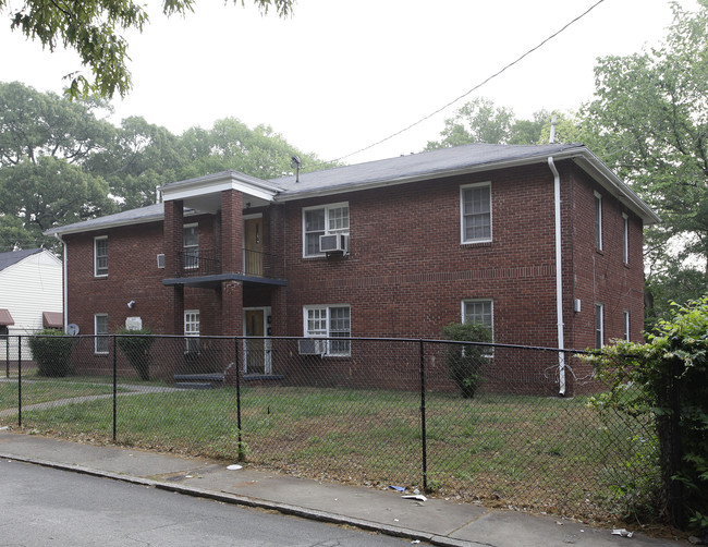 Oakland Station Apartments in Atlanta, GA - Building Photo - Building Photo