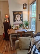 124 Browne St, Unit 2 in Brookline, MA - Foto de edificio - Building Photo