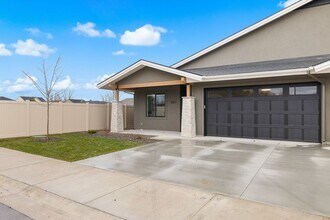 2332 E Ringneck St in Meridian, ID - Building Photo - Building Photo