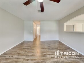 3013 Whispering Trails Dr in Winter Haven, FL - Building Photo - Building Photo