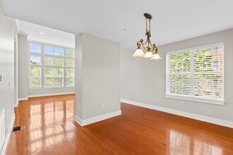 2 Powder Mill Square in Andover, MA - Building Photo - Building Photo