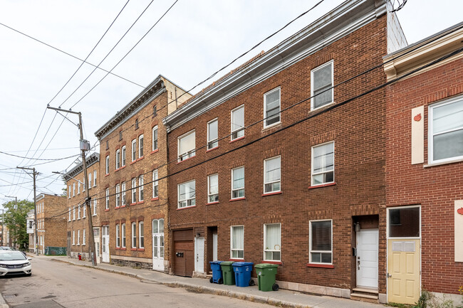 166 Saint-François Rue O in Québec, QC - Building Photo - Building Photo