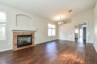 7032 Village Shore Ct in Las Vegas, NV - Building Photo - Building Photo