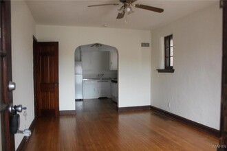 5021 Oleatha Ave in St. Louis, MO - Building Photo - Building Photo