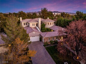 12056 Royal Dolnoch Ct in Las Vegas, NV - Building Photo - Building Photo