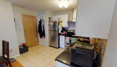 41 Cross St, Unit A in Somerville, MA - Foto de edificio - Building Photo