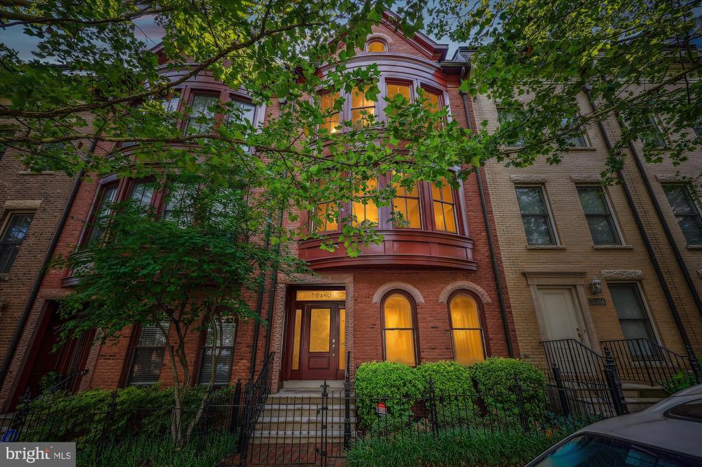 12482 Ansin Cir Dr in Potomac, MD - Building Photo