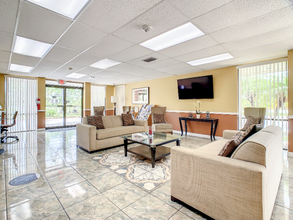 2295 Irlo Bronson Mem Hwy in Kissimmee, FL - Building Photo - Building Photo