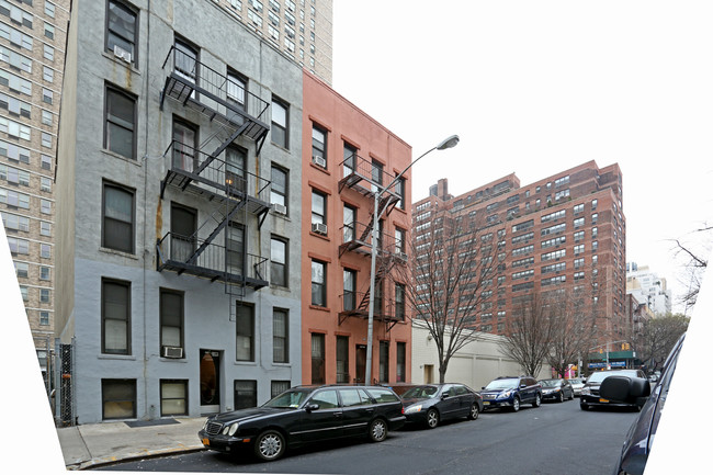 306 E 80th St in New York, NY - Building Photo - Building Photo