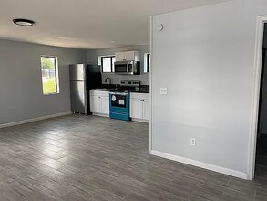 105 E Grant Rd in Tucson, AZ - Building Photo - Building Photo