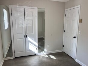 2204 Delta Pl, Unit B in Greensboro, NC - Building Photo - Building Photo