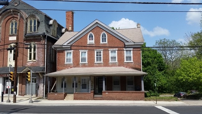 96 Main St in Schwenksville, PA - Building Photo - Building Photo