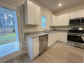 4031 E Associate Dr in North Charleston, SC - Building Photo - Building Photo