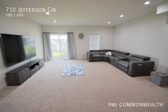 710 Jefferson Cir NW in Christiansburg, VA - Building Photo - Building Photo