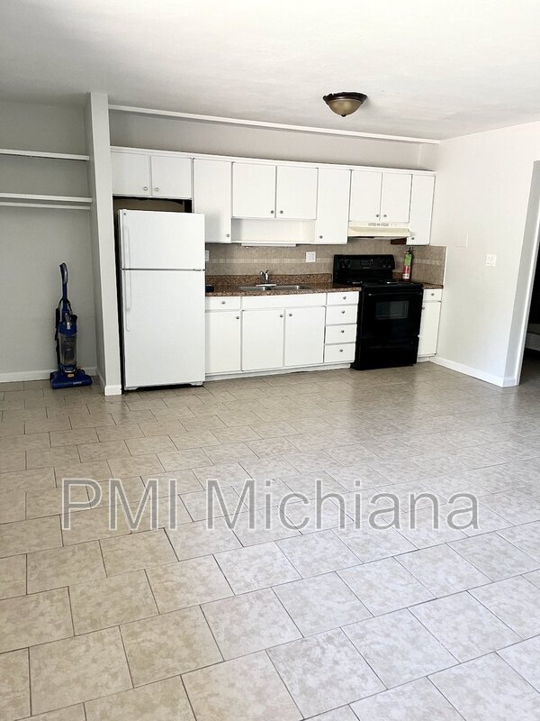 2014 Lathrop St in South Bend, IN - Building Photo - Building Photo