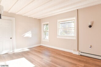 285 Orchard Terrace in Bogota, NJ - Building Photo - Building Photo