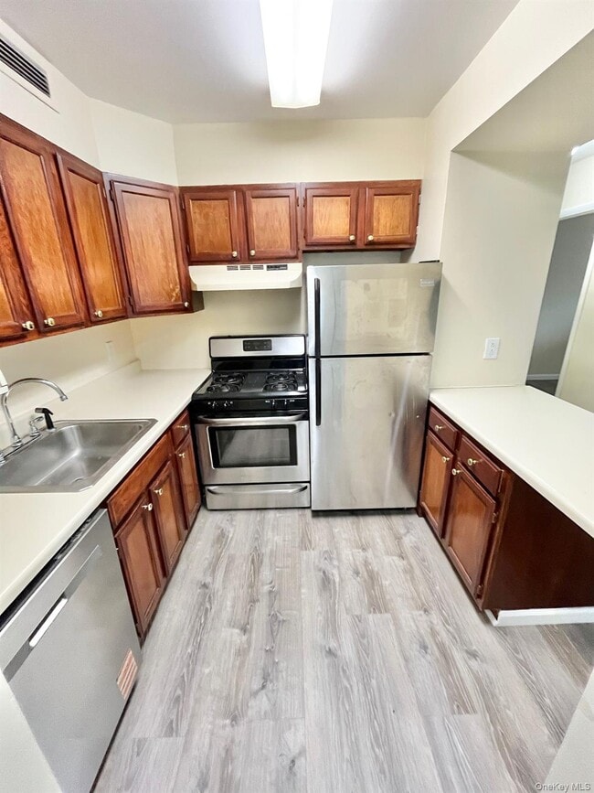 property at 501 N Barry Ave