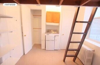 858 W End Ave in New York, NY - Building Photo - Building Photo