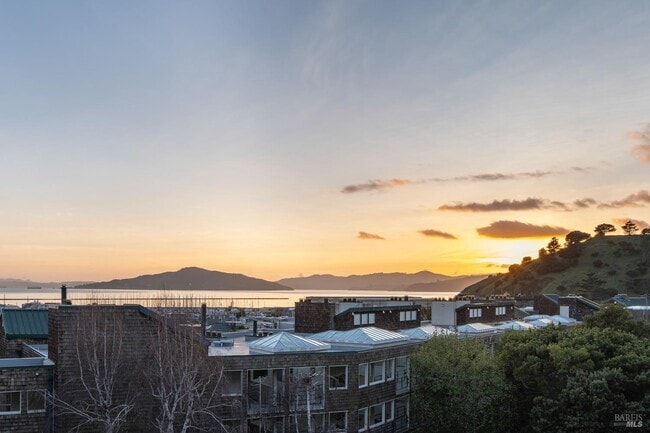 1201 Brickyard Way, Unit 205 in Richmond, CA - Building Photo - Building Photo