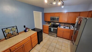 124 NW 6th Ave in Hallandale Beach, FL - Building Photo - Building Photo