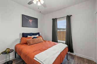 The Alps in Stephenville, TX - Foto de edificio - Interior Photo