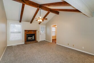 670 Tylertown Rd in Clarksville, TN - Foto de edificio - Building Photo