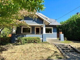 805 SE Malden St in Portland, OR - Building Photo