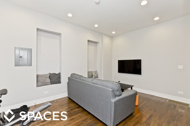 1338 W Huron St in Chicago, IL - Building Photo - Building Photo
