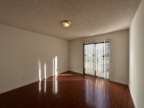 1110 E Wilson Ave in Glendale, CA - Building Photo - Building Photo