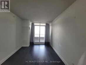 89 S Town Centre Blvd in Markham, ON - Building Photo - Building Photo