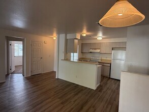 553 S Workland Ln, Unit 202 in Boise, ID - Building Photo - Building Photo