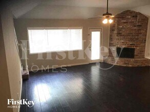 5131 Whittier Oaks Dr in Friendswood, TX - Building Photo - Building Photo