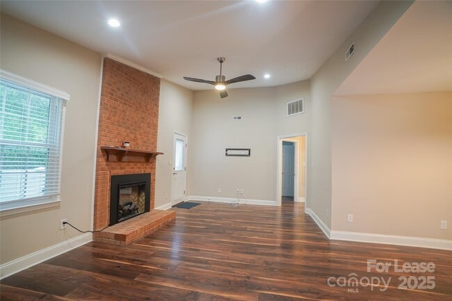 2434 Dryden Ln in Charlotte, NC - Building Photo - Building Photo