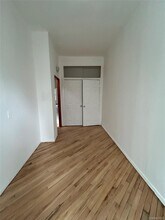 572 9th Ave in New York, NY - Building Photo - Building Photo