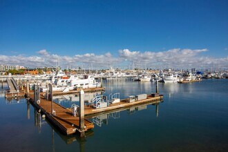 3040 Cañon St in San Diego, CA - Building Photo - Building Photo
